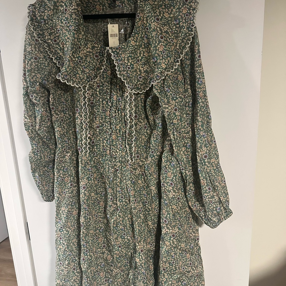 Floral Green Dress with Lace Trim